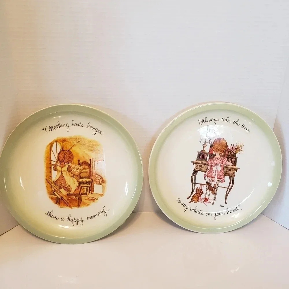 Vtg set of 2 Holly Hobbie  American Greetings Collectors Plates.
